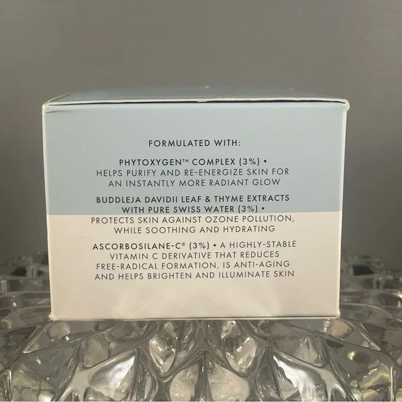 Beauty Pie Pure Oxygen - Radiant Glow Moisture Infusion - Picture 4 of 5